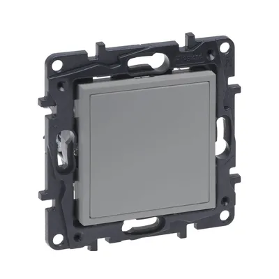 Заглушка Legrand Niloe Step алюміній 863300