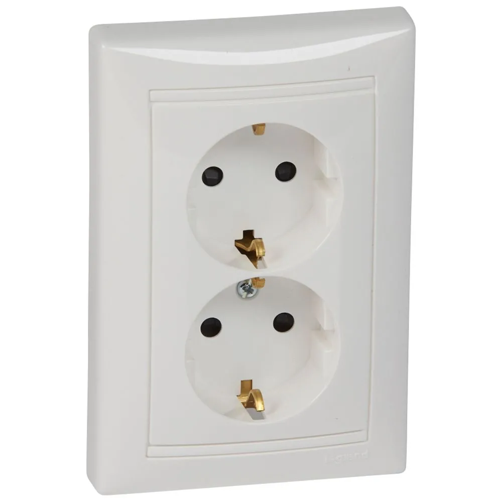 Legrand Valena Classic Розетка 2х2К+З зі шторками та гвинтовими клемами Білий 774427
