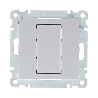 Заглушка Hager Lumina срібна WL7012