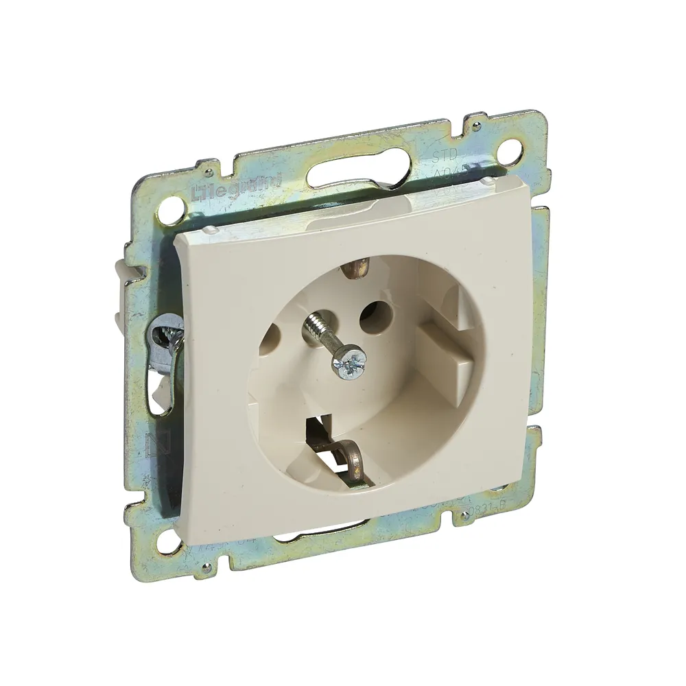 Legrand Valena Classic Розетка 2К+З з безгвинтовими клемами Слонова кістка 774384