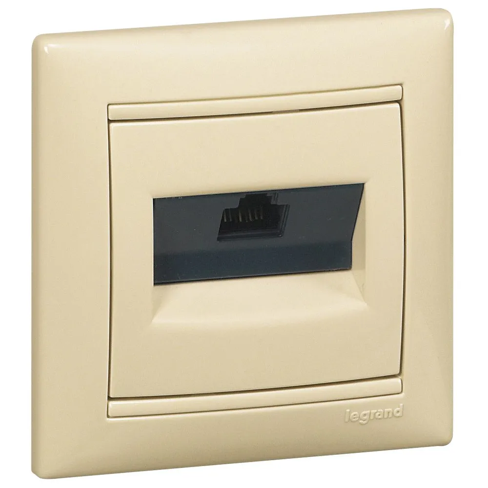 Legrand Valena Classic Розетка компютерна 6 категорія Слонова кістка 774146