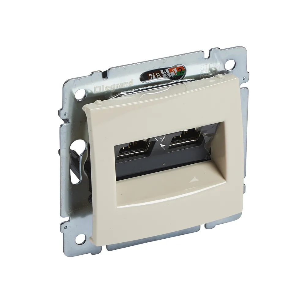 Legrand Valena Classic Розетка інформаційна 2ХRJ45 STP 10 GIGA Слонова кістка 774173
