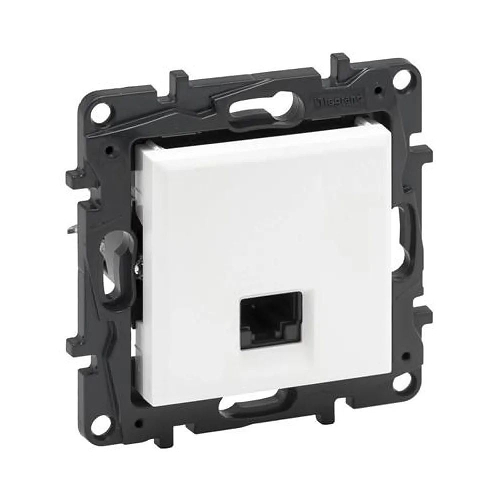 Розетка компьютерная Legrand Niloe Step RJ45 CAT5e UTP белый 863159