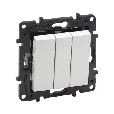 Выключатель Legrand Niloe Step трехклавишный белый 863103